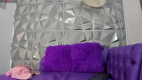    online show from 03.12.25