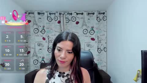 Danaa Rey online show from 11.01.25