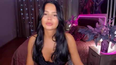 Snapshot of danamiers chatting on 10.21.25 DanaMiers online show from 10.21.25