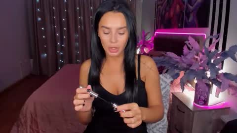 Snapshot of danamiers chatting on 10.24.25 DanaMiers online show from 10.24.25