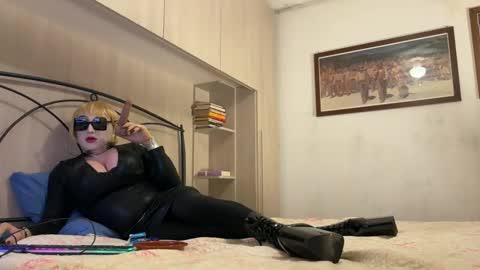 Snapshot of danastone_livingdoll chatting on 12.14.24 danastone_livingdoll online show from 12.14.24
