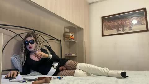 Snapshot of danastone_livingdoll chatting on 02.01.25 danastone_livingdoll online show from 02.01.25