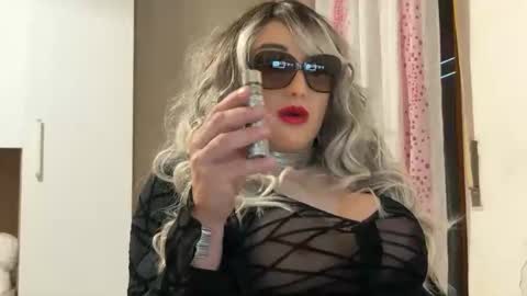 Snapshot of danastone_livingdoll chatting on 05.19.26 danastone_livingdoll online show from 05.19.26