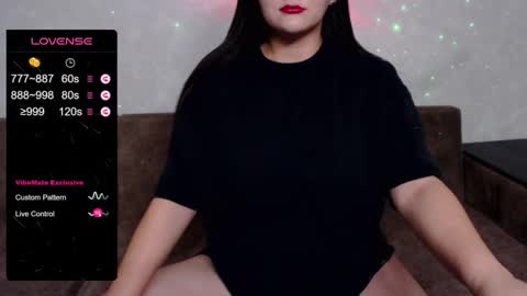 Snapshot of dandelionynyyy chatting on 10.18.25 Edel online show from 10.18.25