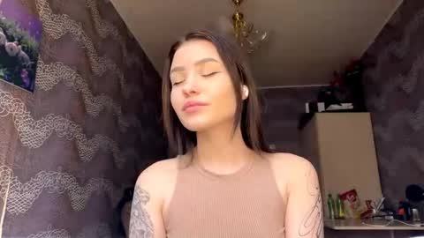 I am Kimi ntmu online show from 04.28.26