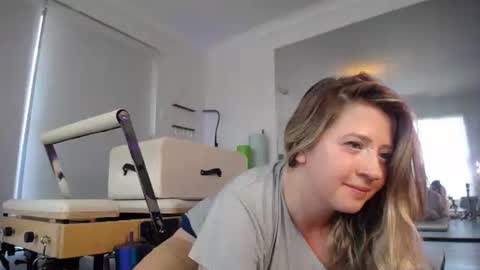 Dani Sunshine online show from 12.22.25