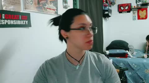 Snapshot of dani_jocelyn chatting on 04.27.26 dani y jocelyn online show from 04.27.26