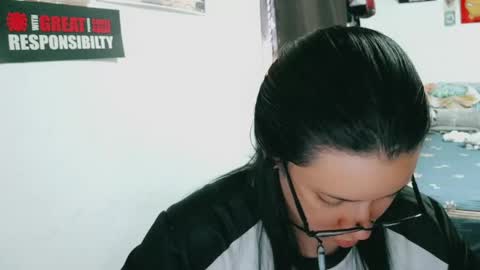 Snapshot of dani_jocelyn chatting on 05.14.26 dani y jocelyn online show from 05.14.26