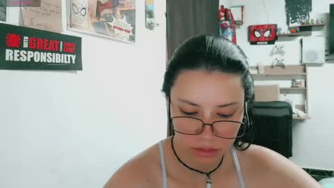Snapshot of dani_jocelyn chatting on 05.26.26 dani y jocelyn online show from 05.26.26