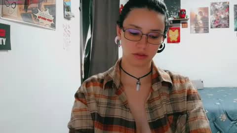 Snapshot of dani_jocelyn chatting on 06.28.26 dani y jocelyn online show from 06.28.26