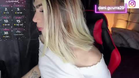 Snapshot of dani_lovet1 chatting on 05.19.26 dani online show from 05.19.26