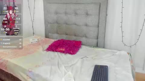 Snapshot of dani_lue chatting on 12.18.24 dani_lue online show from 12.18.24