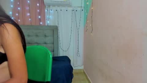 Snapshot of dani_lue chatting on 01.25.25 dani_lue online show from 01.25.25