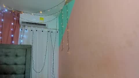 Snapshot of dani_lue chatting on 01.26.25 dani_lue online show from 01.26.25