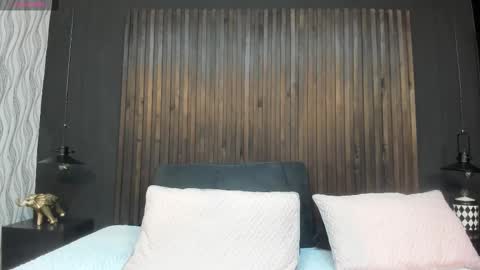 Snapshot of dania_moore_ chatting on 03.07.25 JANE online show from 03.07.25