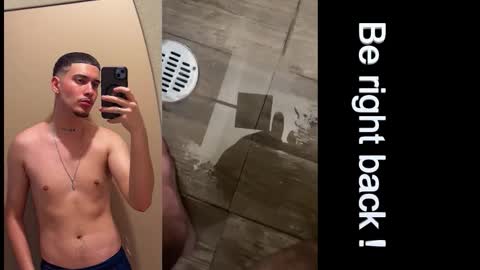 Snapshot of daniborbon1 chatting on 10.29.25 daniborbon1 online show from 10.29.25