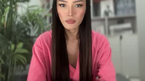 Snapshot of danica_walton chatting on 01.12.25 danica_walton online show from 01.12.25