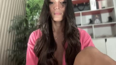 Snapshot of danica_walton chatting on 02.23.25 danica_walton online show from 02.23.25