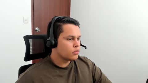 Snapshot of danicutexxx chatting on 09.30.25 danicutexxx online show from 09.30.25