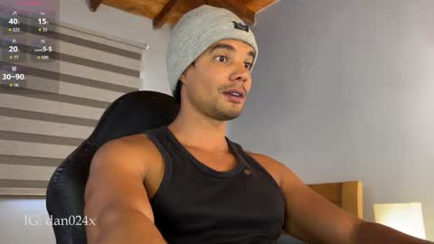 Snapshot of daniel0910s chatting on 12.14.25 Daniel online show from 12.14.25