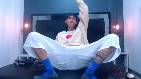 Daniel Delux  online show from 10.19.25