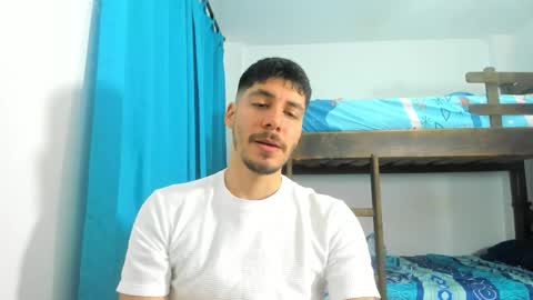 Snapshot of daniel_sexy77 chatting on 10.18.25 Daniel sexy77 online show from 10.18.25