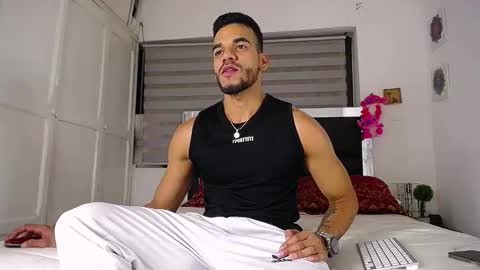 Snapshot of daniel_sherlock chatting on 09.17.25 Daniel Sherlock online show from 09.17.25