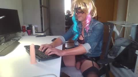 Snapshot of daniela69i chatting on 02.18.25 newcumer online show from 02.18.25