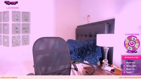 Snapshot of daniela_beauty chatting on 07.19.26 daniela online show from 07.19.26