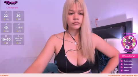 Snapshot of daniela_beauty chatting on 07.28.26 daniela online show from 07.28.26