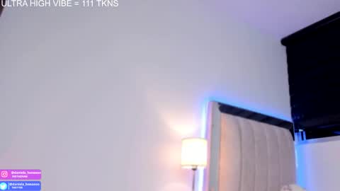  independent model   online show from 10.07.25