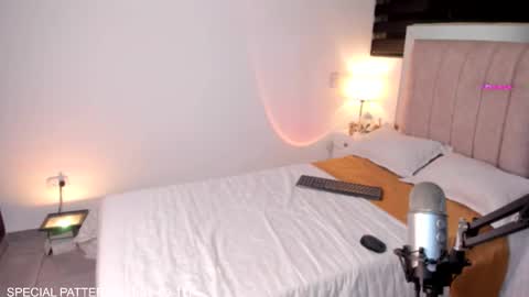  independent model   online show from 03.07.26