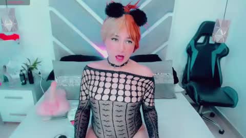 Snapshot of danielaadamss chatting on 01.14.25 Daniela online show from 01.14.25