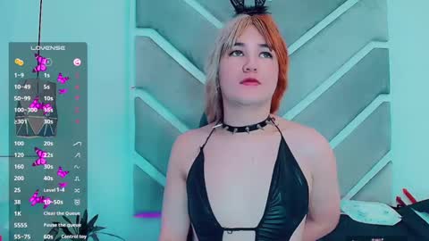 Snapshot of danielaadamss chatting on 02.20.25 Daniela online show from 02.20.25