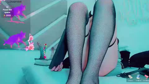 Snapshot of danielaadamss chatting on 02.28.25 Daniela online show from 02.28.25