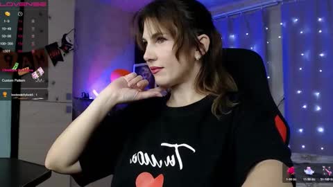 Daniela Cooper online show from 11.09.25