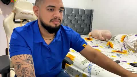 danielaw777 online show from 10.15.25