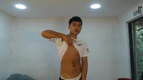 Snapshot of danielitopapii chatting on 10.22.25 danielitopapii online show from 10.22.25