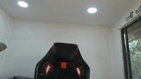 Snapshot of danielitopapii chatting on 10.24.25 danielitopapii online show from 10.24.25