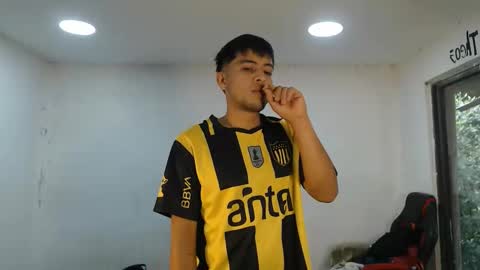 Snapshot of danielitopapii chatting on 10.30.25 danielitopapii online show from 10.30.25