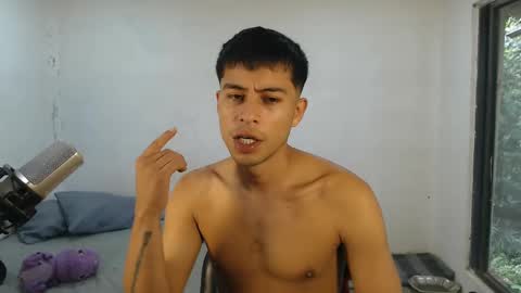 Snapshot of danielitopapii chatting on 11.05.25 danielitopapii online show from 11.05.25