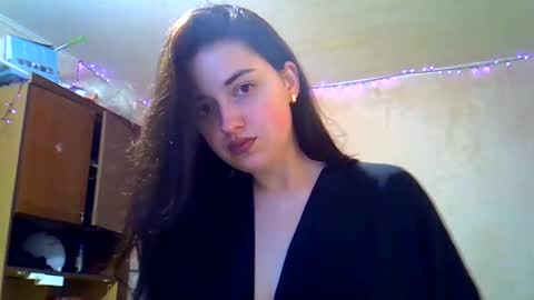 Snapshot of daniella_brunnette_ chatting on 10.27.25 Daniella  online show from 10.27.25