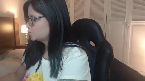 daniellerain online show from 04.10.26