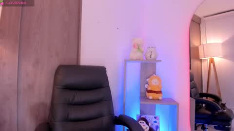 Danielle Rose online show from 11.14.25