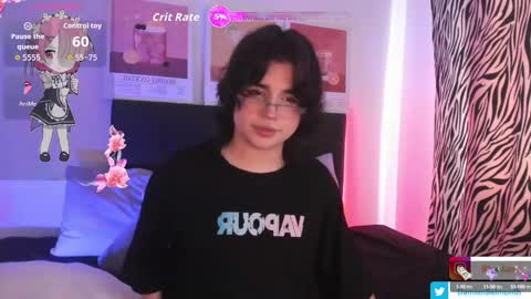 Snapshot of daniellesins_ chatting on 10.14.25 online show from 10.14.25