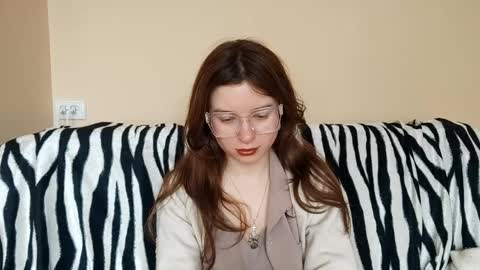 Mia online show from 04.17.26