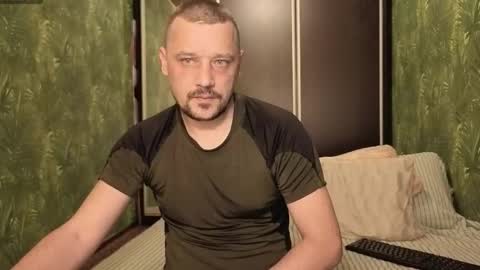 Snapshot of danielocool chatting on 11.04.25 DanieloCool online show from 11.04.25