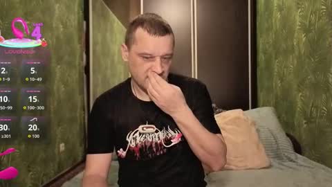 Snapshot of danielocool chatting on 11.24.25 DanieloCool online show from 11.24.25