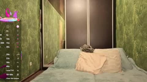 Snapshot of danielocool chatting on 12.15.25 DanieloCool online show from 12.15.25