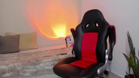 Daniela  online show from 11.04.25